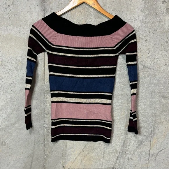 Cupcakes and Cashmere Nadria Sweater - Picture 3 of 8